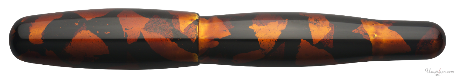 Danitrio Byakudan-nuri Gold Foil Pattern Haku-e on Hyotan Fountain Pen