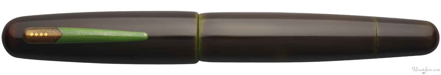 Danitrio Byakudan-nuri in Green on Mikado Fountain Pen