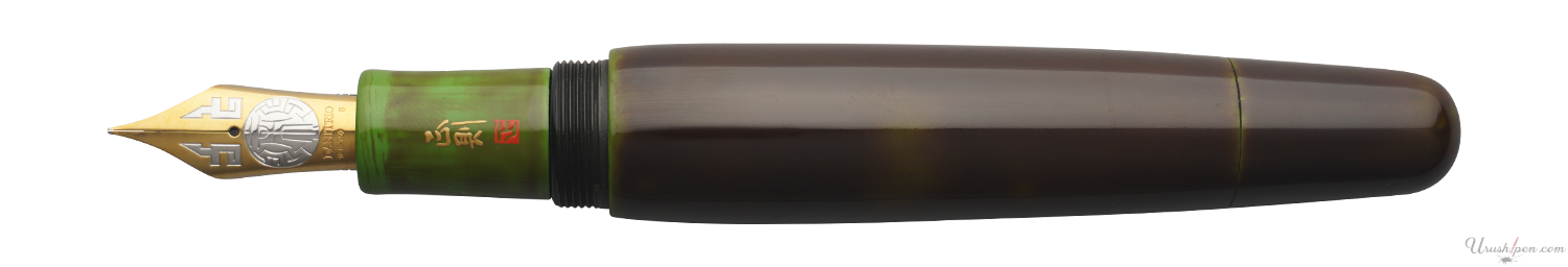 Danitrio Byakudan-nuri in Green on Mikado Fountain Pen