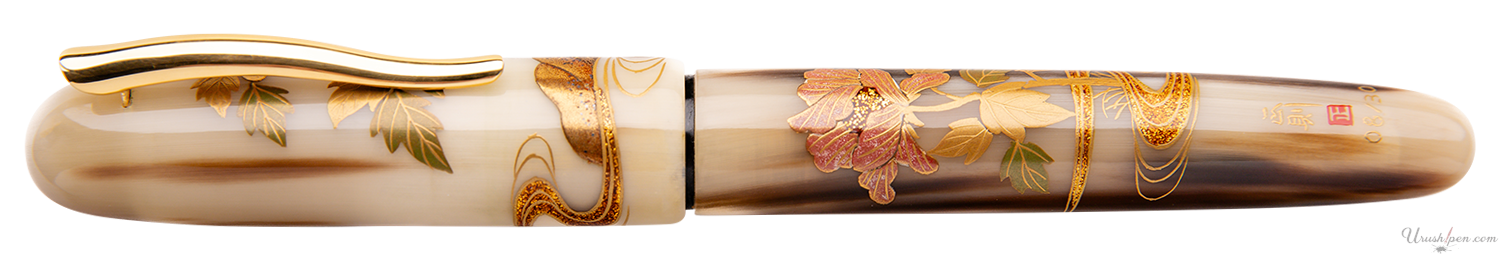 Danitrio Chrysanthemum Flower on Buffalo Horn Takumi Fountain Pen