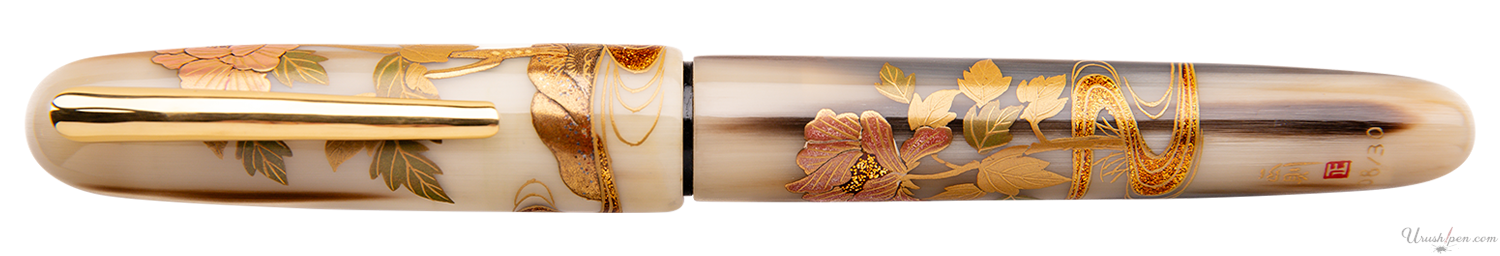 Danitrio Chrysanthemum Flower on Buffalo Horn Takumi Fountain Pen