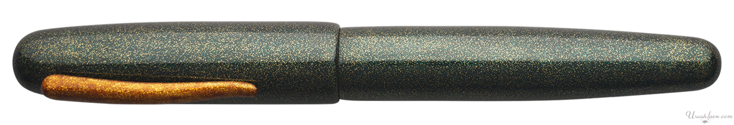Danitrio Nashiji-nuri in Green on Takumi Fountain Pen
