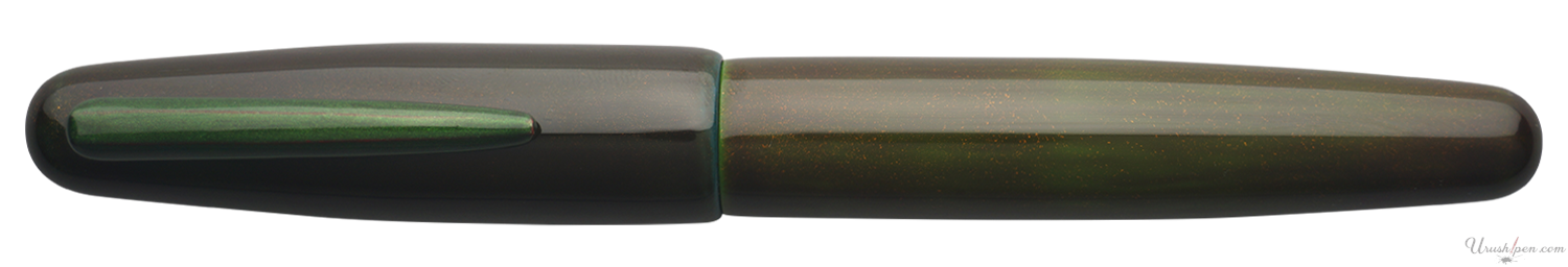 Danitrio Tame-nuri in Green with Gold Togidashi on Takumi Fountain Pen