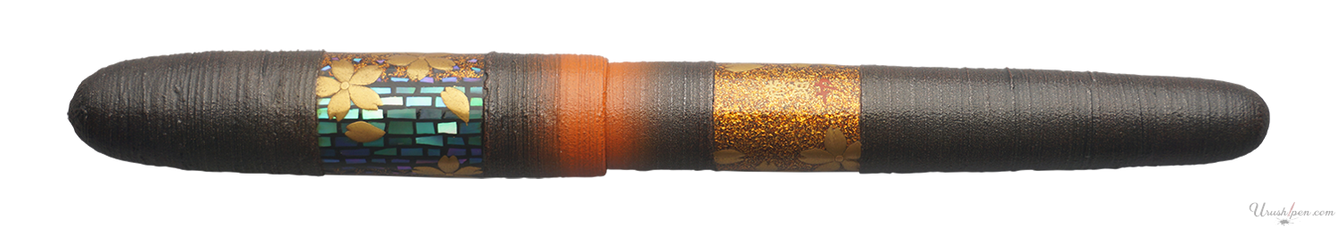 Danitrio Uraraka (Beautiful) Maki-E in Black on Hanryo Fountain Pen