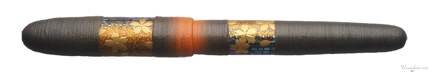 Danitrio Uraraka (Beautiful) Maki-E in Black on Hanryo Fountain Pen