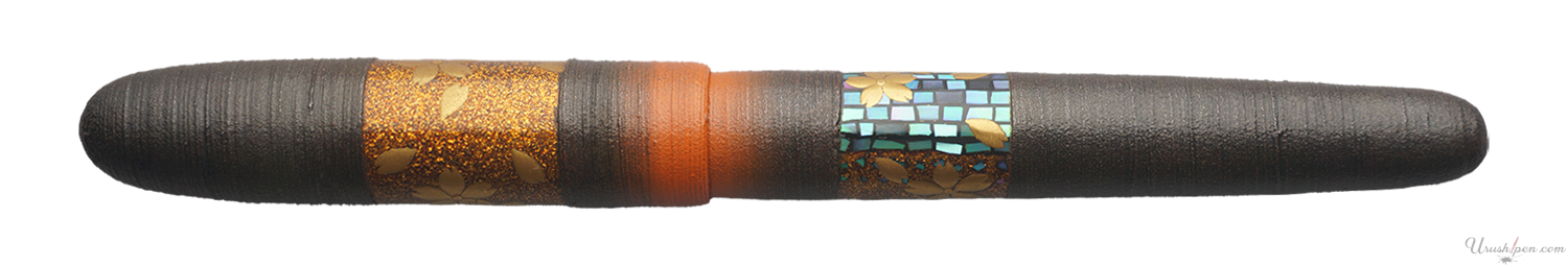 Danitrio Uraraka (Beautiful) Maki-E in Black on Hanryo Fountain Pen