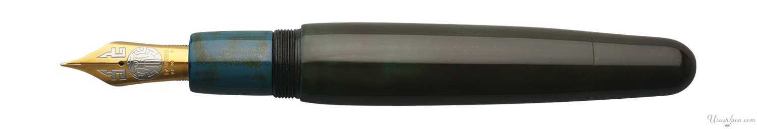 Danitrio Byakudan-nuri in Blue on Mikado Fountain Pen