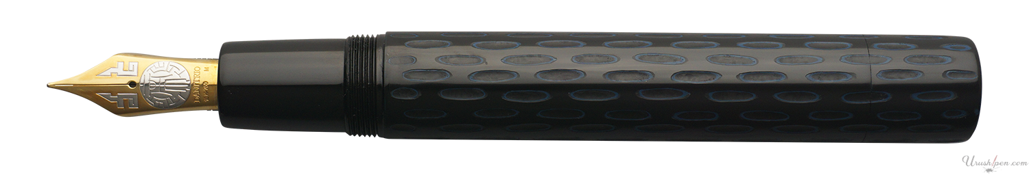 Danitrio Kama-nuri in Green on Sho-Genkai Fountain Pen