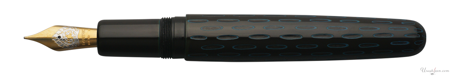 Danitrio Kama-nuri in Blue over Black on Takumi Fountain Pen