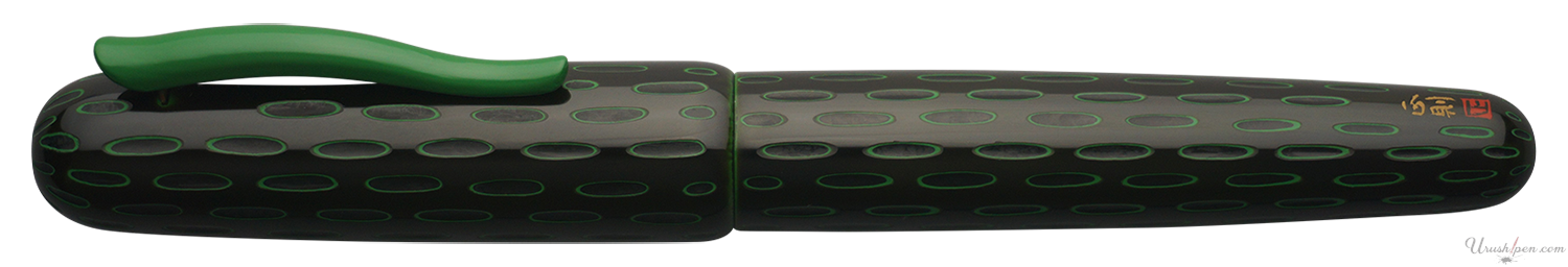 Danitrio Kama-nuri in Bright Green on Takumi Fountain Pen
