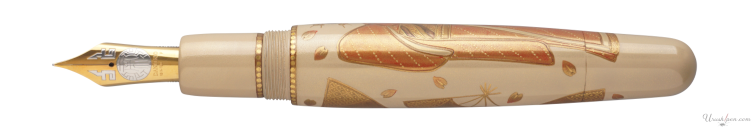 Danitrio Mariko Maki-E on Mikado Fountain Pen