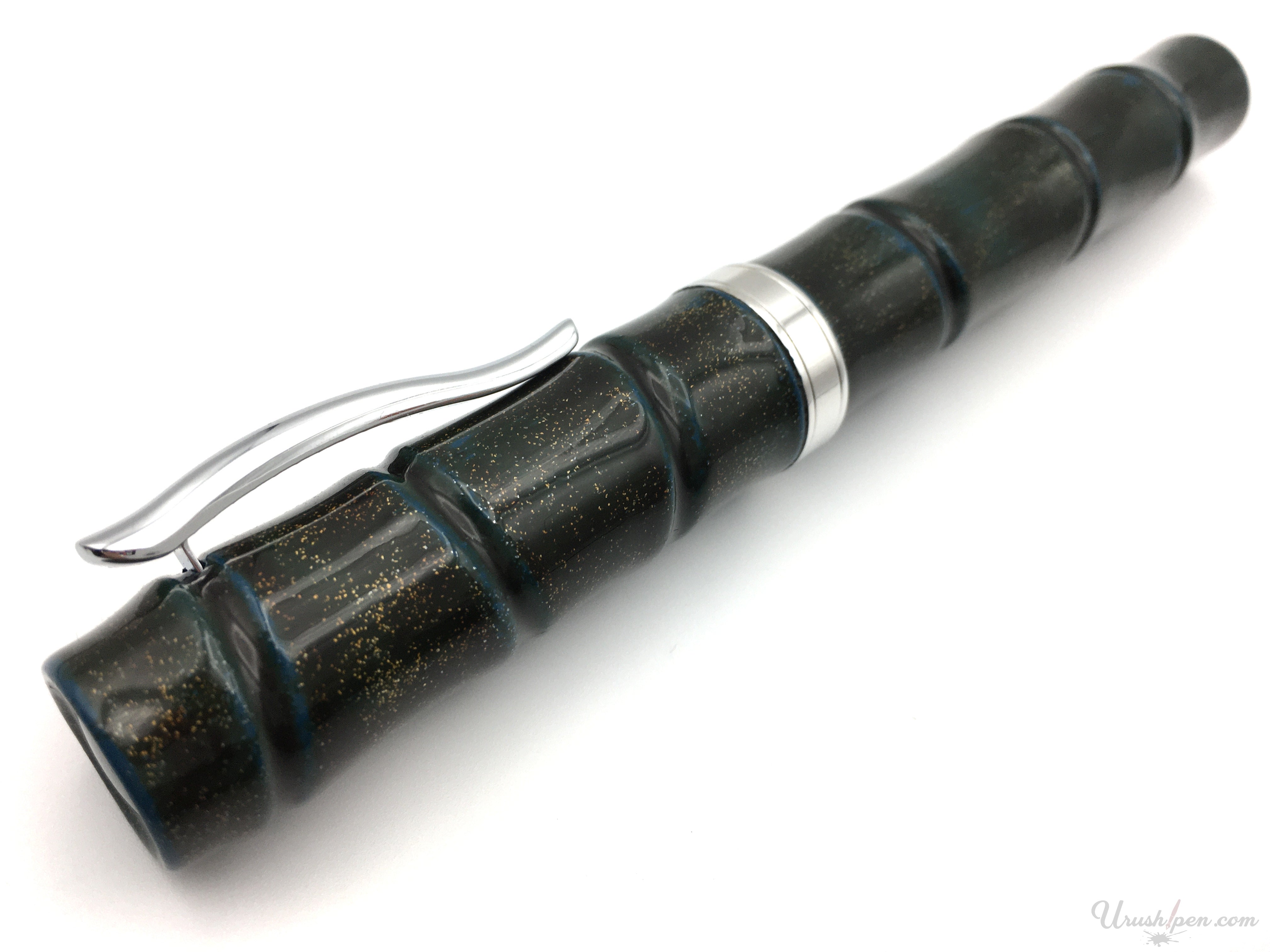 Nashiji-nuri in Green on Bamboo Story Fountain Pen Diagonal