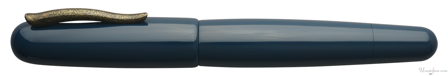 Danitrio Roiro-migaki in Blueberry on Mikado Fountain Pen