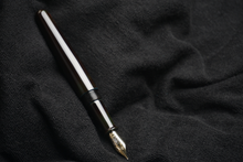 Load image into Gallery viewer, ShiZen Mokuso Ao Tame-nuri on Ranga M4C Fountain Pen