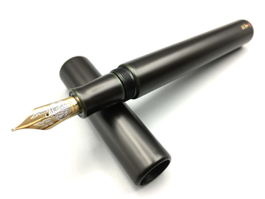 Danitrio Irokeshi-dame in Blue Green on Genkai Fountain Pen