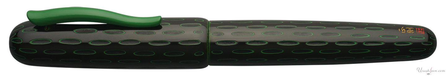 Danitrio Kama-nuri in Bright Green on Takumi Fountain Pen