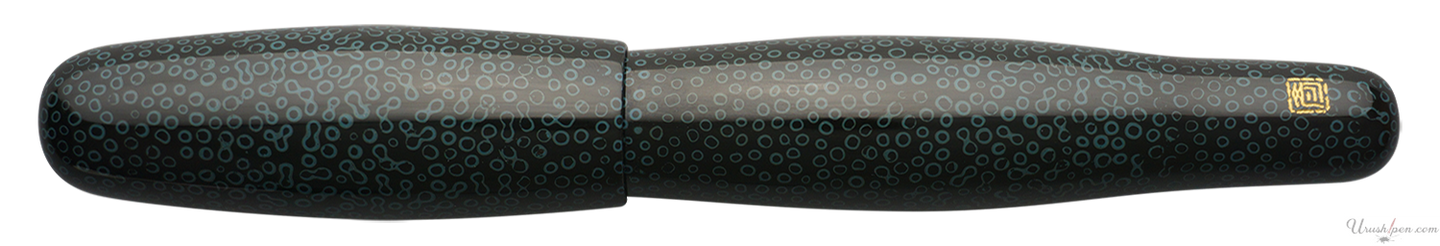 Danitrio Tsugaru-nuri Nanako-nuri in Green on Hyotan Fountain Pen